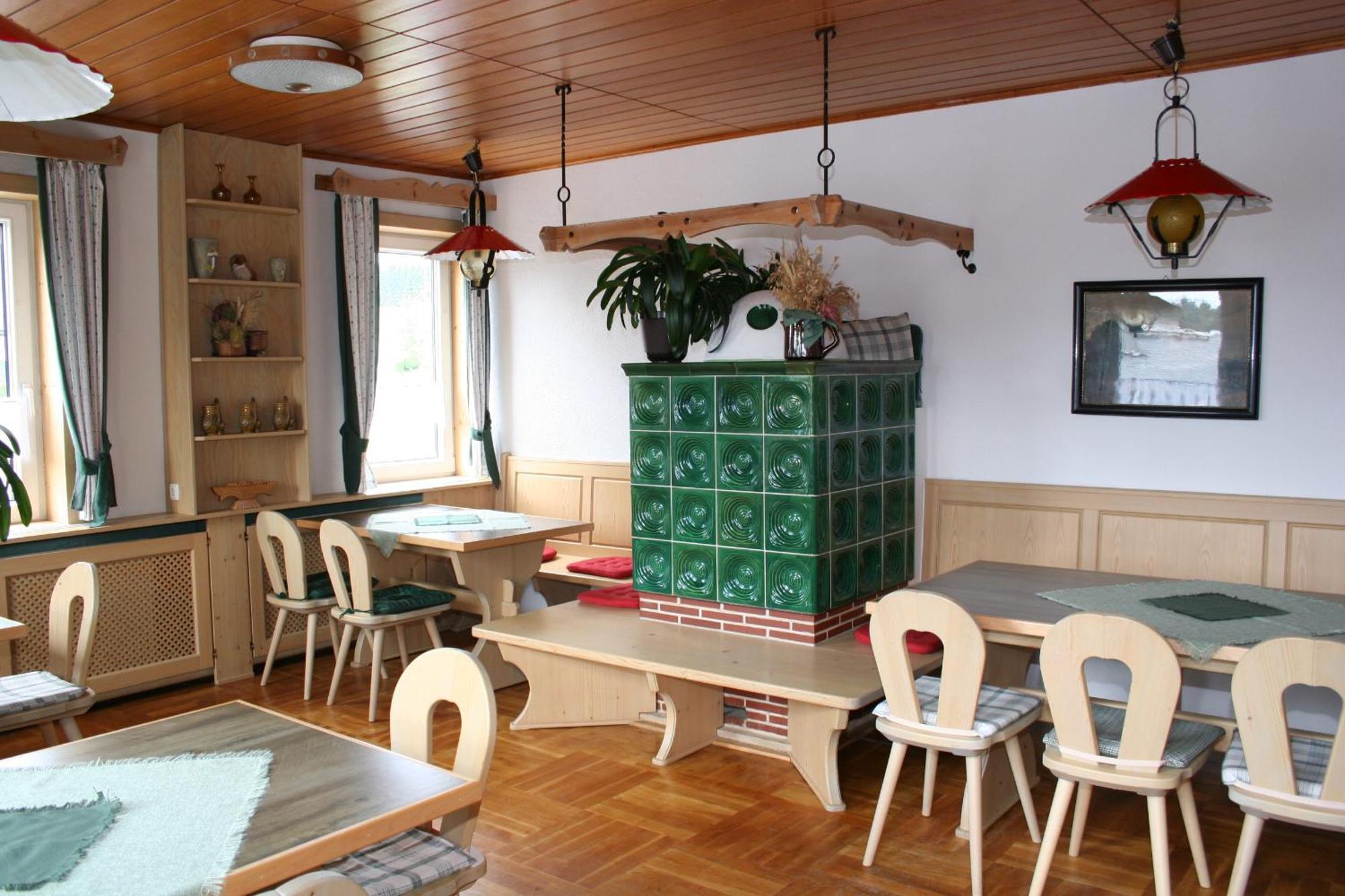 Haus Rosenbaum Gruppenhaus- Begegnungsstaette - Pension Neuhaus am Rennweg Bagian luar foto